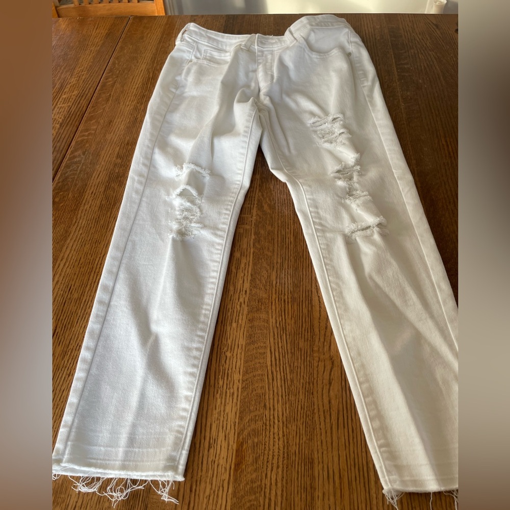A.N.A white, size 8 skinny ankle jeans